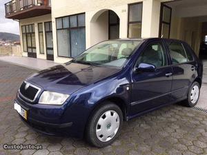 Skoda Fabia 1.4 Mpi Confortline Março/02 - à venda -