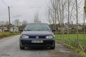VW Golf IV 1.9 TDI 110 CV Abril/01 - à venda - Ligeiros