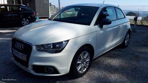 Audi A1 1.6 Tdi Nacional Dezembro/11 - à venda - Ligeiros