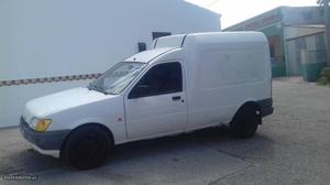 Ford Courier 1.8 D Fevereiro/03 - à venda - Ligeiros