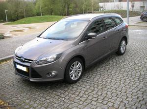 Ford Focus SW TITANIUM Dezembro/13 - à venda - Ligeiros