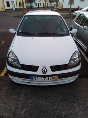 Renault Clio DCI Agosto/02 - à venda - Ligeiros