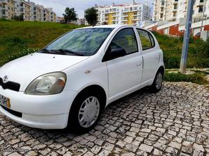 Toyota Yaris Exclusivo Dezembro/00 - à venda - Ligeiros