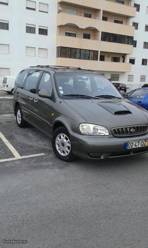 Kia Carnival  Fevereiro/01 - à venda - Ligeiros