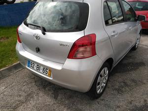 Toyota Yaris Vvti Março/06 - à venda - Ligeiros