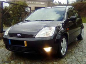 Ford Fiesta 1.25 GHIA 5 Portas Janeiro/03 - à venda -