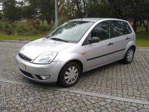 Ford Fiesta 1.25 Ghia 4 Portas Abril/03 - à venda -