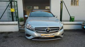 Mercedes-Benz A 180 Urban CDI BluueEffie Maio/13 - à venda