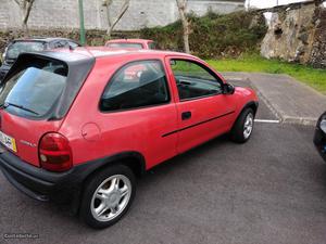 Opel Corsa B 3 portas Abril/95 - à venda - Ligeiros