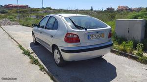 Renault Mégane V Dezembro/00 - à venda - Ligeiros