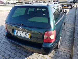 VW Passat 1.9 tdi 130 cv Dezembro/02 - à venda - Ligeiros