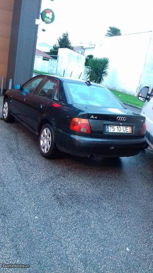 Audi A4 1.6 bom estado Setembro/96 - à venda - Ligeiros