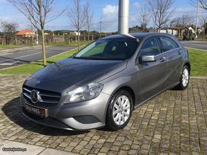 Mercedes-Benz A 180 CDI AVANTGARDE Fevereiro/13 - à venda -