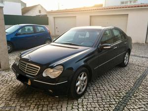 Mercedes-Benz C 220 comfort Março/02 - à venda - Ligeiros