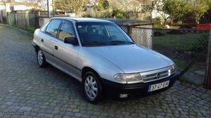 Opel Astra Astra f 1.7 Turbo Diesel 4 Portas Novembro/95 -