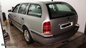 Skoda Octavia 1.6 sr Maio/99 - à venda - Ligeiros