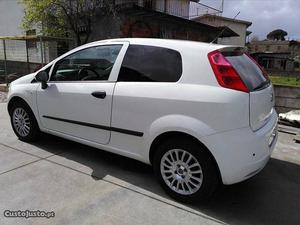 Fiat Grande Punto cv -  Maio/10 - à venda -