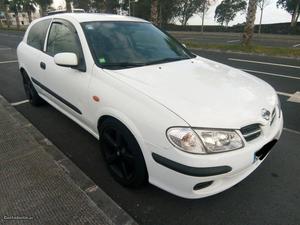 Nissan Almera 2.2 Dezembro/01 - à venda - Ligeiros