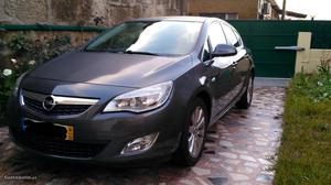 Opel Astra J Cosmo Dezembro/10 - à venda - Ligeiros
