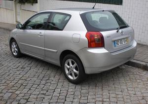 Toyota Corolla 2.0 D-4D Sol Maio/01 - à venda - Ligeiros