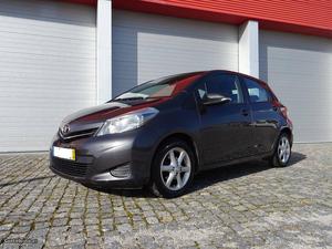 Toyota Yaris 1.4d-4d Julho/12 - à venda - Ligeiros