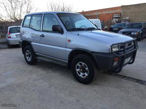 Nissan Terrano II 2 2.7 td turbo Abril/93 - à venda -