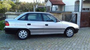 Opel Astra Astra f 1.7 turbo diesel 5 lugares Novembro/95 -