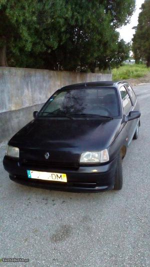 Renault Clio 1.9d RN Março/95 - à venda - Ligeiros