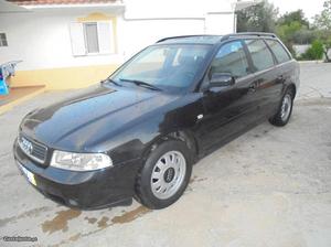 Audi A4 1,9 TDi 115 CV c aut Abril/01 - à venda - Ligeiros