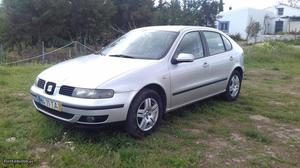 Seat Leon Full Extras Fevereiro/02 - à venda - Ligeiros