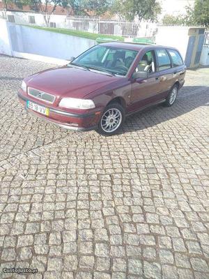 Volvo V40 td Junho/98 - à venda - Ligeiros Passageiros,