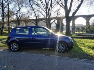 Renault Clio 1.9D Junho/99 - à venda - Ligeiros