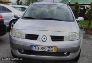 Renault Mégane 1.5 dci 5 portas Julho/04 - à venda -