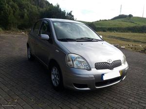 Toyota Yaris 1.0 vvt-i Fevereiro/04 - à venda - Ligeiros