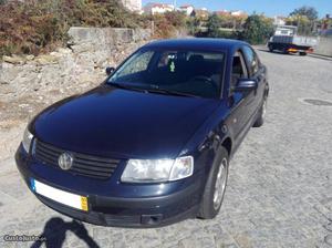 VW Passat Março/97 - à venda - Ligeiros Passageiros, Porto