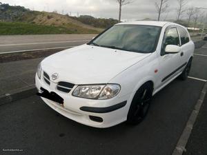 Nissan Almera 2.2 Dezembro/01 - à venda - Ligeiros