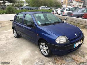 Renault Clio 1.2 Março/01 - à venda - Ligeiros