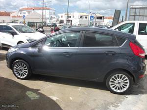 Ford Fiesta 1.25 Titanium Março/11 - à venda - Ligeiros