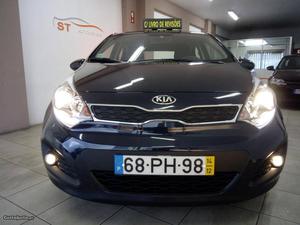 Kia Rio 1.1 More Edition Dezembro/14 - à venda - Ligeiros