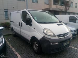 Opel Vivaro 1.9 dti Março/04 - à venda - Comerciais / Van,