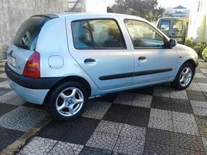 Renault Clio 1.9 diesel, Dezembro/00 - à venda - Ligeiros