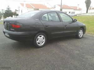 Renault Mégane 1.4 Classic Dezembro/98 - à venda -