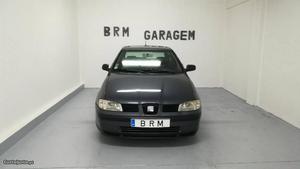 Seat Ibiza 6k 1.0 Abril/00 - à venda - Ligeiros