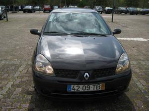 Renault Clio II v Fevereiro/02 - à venda - Ligeiros