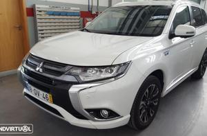 Mitsubishi Outlander 2.0 MIVEC Instyle Navi+