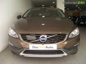 Volvo 60 Cross Country 2.0 D3 Momentum