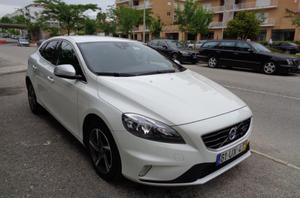 Volvo V D4 R-Design Momentum