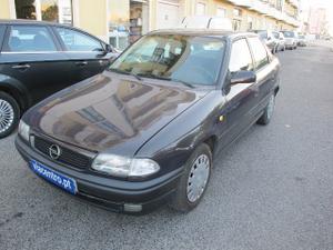 Opel Astra 1.4i 16v GLS Viatura de retoma    