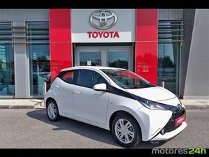 Toyota Aygo 1.0 X-Play Plus+X-Touch MM