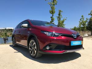  Toyota Auris 1.8 Híbrido Freestyle CVT TS